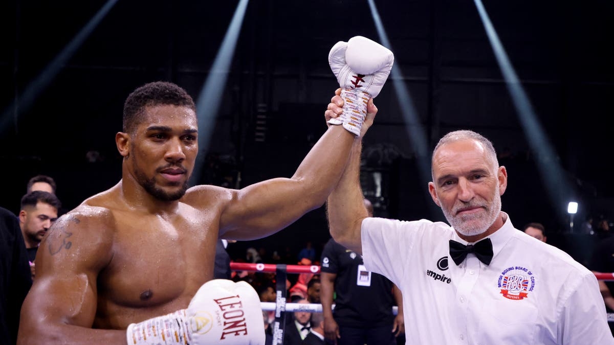 Anthony Joshua triumphs over Wallin, Deontay Wilders loss derails anticipated showdown